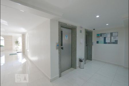 Apartamento para alugar com 64m², 3 quartos e 1 vagaHall Social