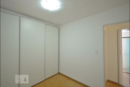Quarto 2 de apartamento para alugar com 3 quartos, 64m² em Vila Moraes, São Paulo