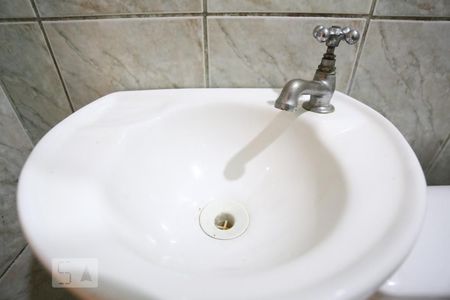 Banheiro - Torneira de casa para alugar com 1 quarto, 70m² em Cipava, Osasco