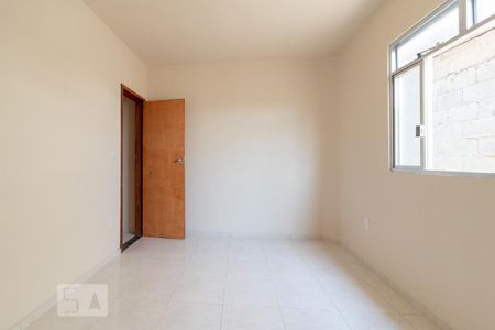 Quarto 1 de casa para alugar com 2 quartos, 105m² em Marechal Hermes, Rio de Janeiro