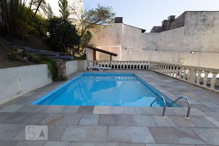 Apartamento à venda com 65m², 2 quartos e 1 vagaPiscinas