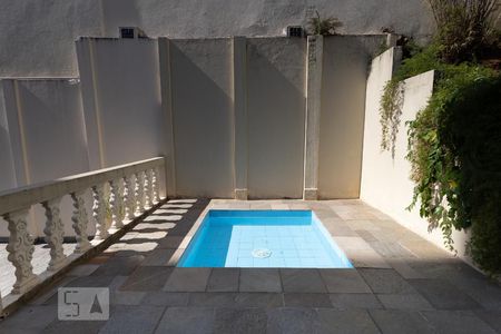 Apartamento à venda com 65m², 2 quartos e 1 vagaPiscinas