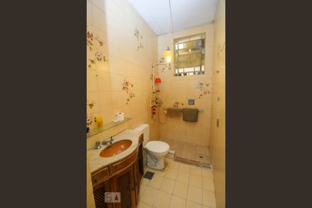 Casa à venda com 340m², 5 quartos e 4 vagasBanheiro 2