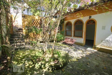 Casa à venda com 340m², 5 quartos e 4 vagasÁrea Externa