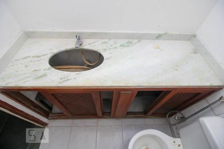 Casa à venda com 340m², 5 quartos e 4 vagasBanheiro da Suíte