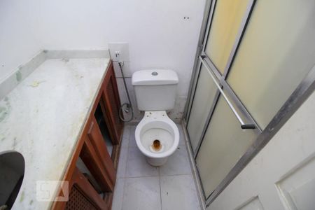Casa à venda com 340m², 5 quartos e 4 vagasBanheiro da Suíte