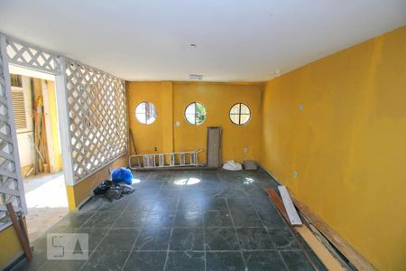 Casa à venda com 340m², 5 quartos e 4 vagasEscritório