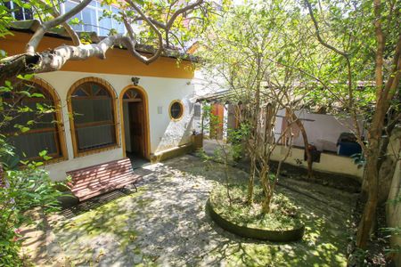 Casa à venda com 340m², 5 quartos e 4 vagasÁrea Externa