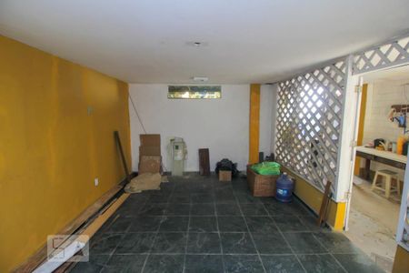 Casa à venda com 340m², 5 quartos e 4 vagasEscritório