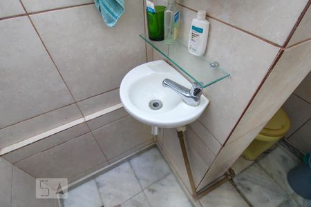 Casa à venda com 340m², 5 quartos e 4 vagasBanheiro de Serviço