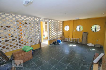 Casa à venda com 340m², 5 quartos e 4 vagasEscritório