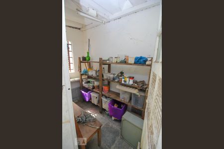 Casa à venda com 340m², 5 quartos e 4 vagasQuarto de Material