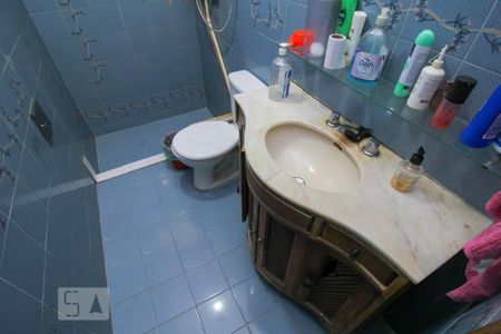 Casa à venda com 340m², 5 quartos e 4 vagasBanheiro 1