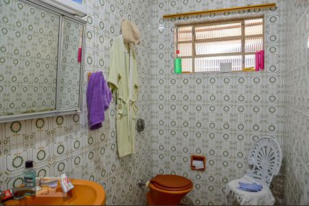 Casa à venda com 185m², 3 quartos e 2 vagasBanheiro