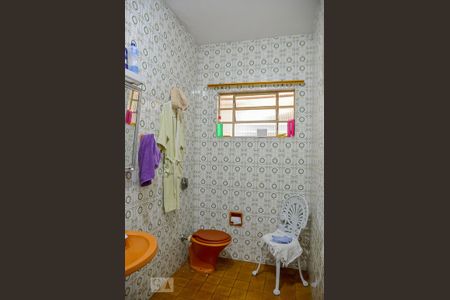 Casa à venda com 185m², 3 quartos e 2 vagasBanheiro