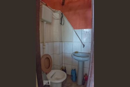 Casa à venda com 110m², 2 quartos e 2 vagas Casa à venda com 110m², 2 quartos e 2 vagasBanheiro social