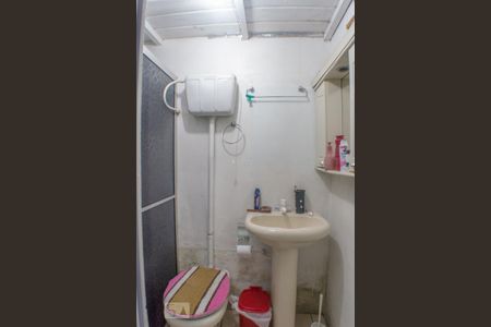 Casa à venda com 110m², 2 quartos e 2 vagas Casa à venda com 110m², 2 quartos e 2 vagasBanheiro 2 fundos