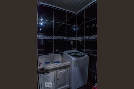 Casa à venda com 110m², 2 quartos e 2 vagas Casa à venda com 110m², 2 quartos e 2 vagasBanheiro