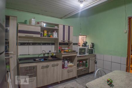 Casa à venda com 110m², 2 quartos e 2 vagas Casa à venda com 110m², 2 quartos e 2 vagasCozinha fundos