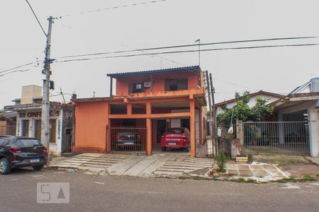 Casa à venda com 110m², 2 quartos e 2 vagas Casa à venda com 110m², 2 quartos e 2 vagasFachada