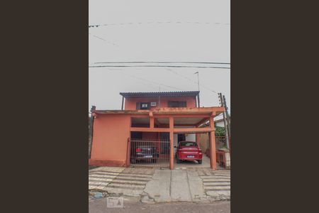 Casa à venda com 110m², 2 quartos e 2 vagas Casa à venda com 110m², 2 quartos e 2 vagasFachada