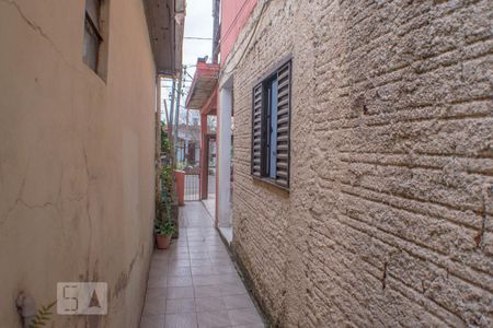 Casa à venda com 110m², 2 quartos e 2 vagas Casa à venda com 110m², 2 quartos e 2 vagasCorredor fundos