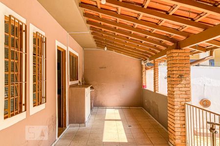 Casa à venda com 160m², 2 quartos e 3 vagasÁrea Externa