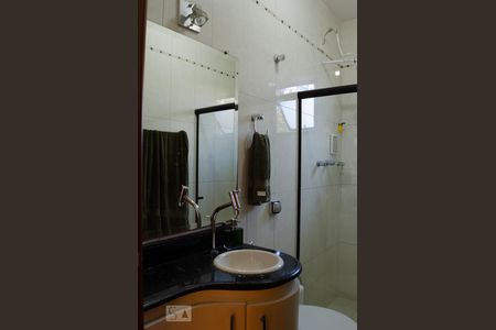 Casa à venda com 290m², 4 quartos e 1 vaga Casa à venda com 290m², 4 quartos e 1 vagaBanheiro