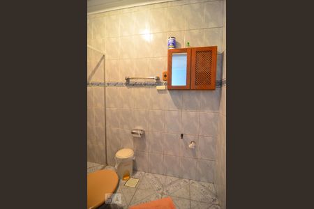 Casa à venda com 250m², 6 quartos e 3 vagasCasa 1 - Banheiro suíte