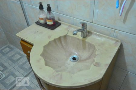 Casa à venda com 250m², 6 quartos e 3 vagasCasa 1 - Banheiro social