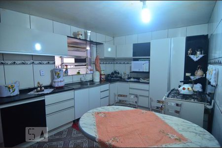 Casa à venda com 250m², 6 quartos e 3 vagasCasa 1 - Cozinha