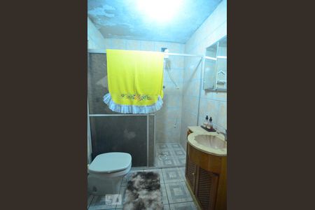 Casa à venda com 250m², 6 quartos e 3 vagasCasa 1 - Banheiro social