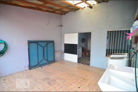 Casa à venda com 250m², 6 quartos e 3 vagasCasa 1 - Área de serviço