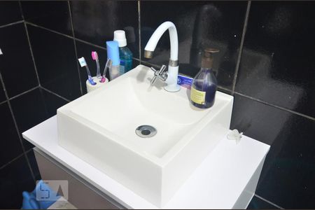 Casa à venda com 250m², 6 quartos e 3 vagasCasa 3 - Banheiro social