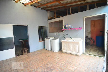 Casa à venda com 250m², 6 quartos e 3 vagasCasa 1 - Área de serviço