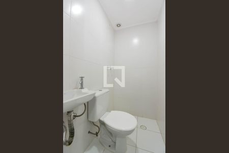 Banheiro de Serviço de apartamento para alugar com 3 quartos, 106m² em Jardim Flor da Montanha, Guarulhos