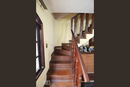 Escada de casa à venda com 3 quartos, 170m² em Jardim Santa Mena, Guarulhos