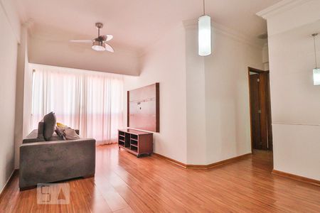 Sala de apartamento para alugar com 2 quartos, 67m² em Setor Bueno, Goiânia