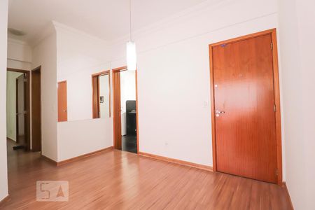Sala de apartamento para alugar com 2 quartos, 67m² em Setor Bueno, Goiânia