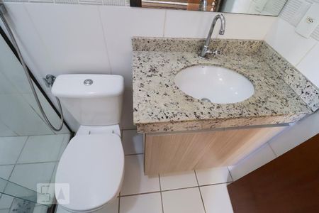 Apartamento para alugar com 67m², 2 quartos e 1 vaga Apartamento para alugar com 67m², 2 quartos e 1 vagaBanheiro da suíte