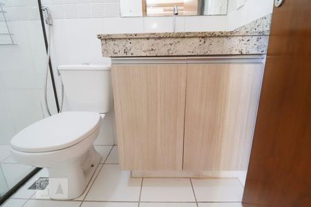 Apartamento para alugar com 67m², 2 quartos e 1 vaga Apartamento para alugar com 67m², 2 quartos e 1 vagaBanheiro da suíte