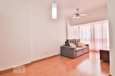 Sala de apartamento para alugar com 2 quartos, 67m² em Setor Bueno, Goiânia
