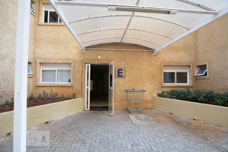 Apartamento para alugar com 70m², 3 quartos e 2 vagas Apartamento para alugar com 70m², 3 quartos e 2 vagasFachada do bloco