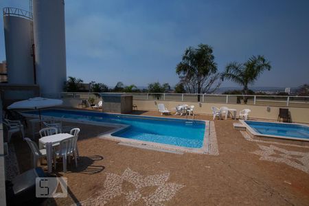 Apartamento para alugar com 70m², 3 quartos e 2 vagas Apartamento para alugar com 70m², 3 quartos e 2 vagasÁrea comum - Piscina