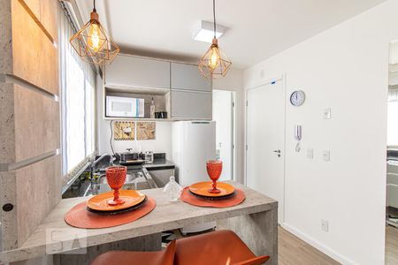 Cozinha de kitnet/studio para alugar com 1 quarto, 19m² em Novo Mundo, Curitiba