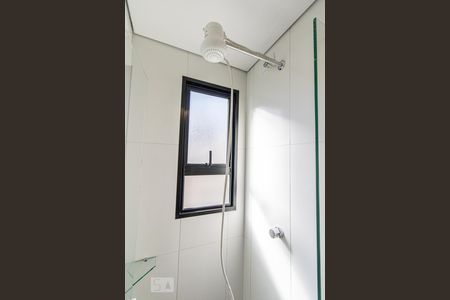 Banheiro Social de kitnet/studio para alugar com 1 quarto, 19m² em Novo Mundo, Curitiba