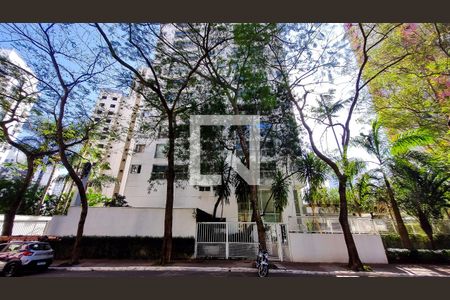 Apartamento para alugar com 70m², 2 quartos e 2 vagasFachada