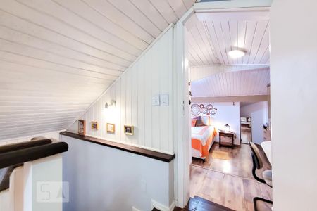 Casa à venda com 490m², 4 quartos e 4 vagas Casa à venda com 490m², 4 quartos e 4 vagasCorredor