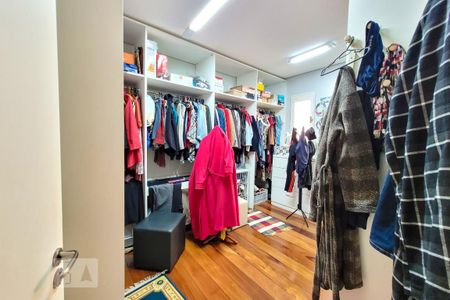 Casa à venda com 490m², 4 quartos e 4 vagas Casa à venda com 490m², 4 quartos e 4 vagassuíte 3