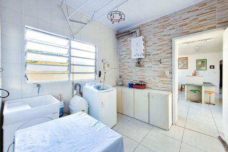 Casa à venda com 490m², 4 quartos e 4 vagas Casa à venda com 490m², 4 quartos e 4 vagasÁrea de Serviço